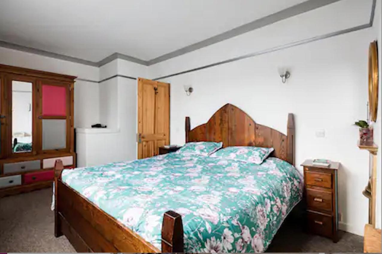 Lovely Three Bedroomed House, Parking 2 Cars London Exterior photo