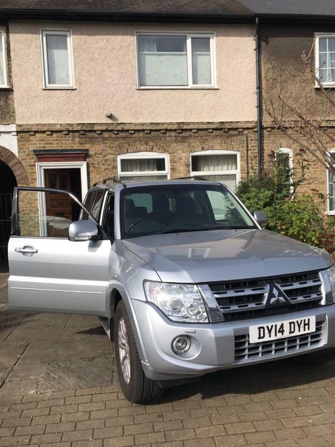 Lovely Three Bedroomed House, Parking 2 Cars London Exterior photo